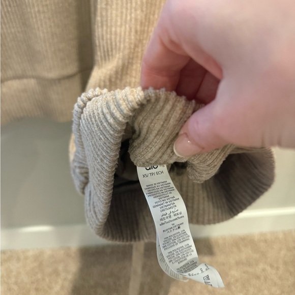 NWOT Alo Muse ribbed Tan Ribbed Set xs - Picture 3 of 7